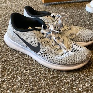 Women’s nikes